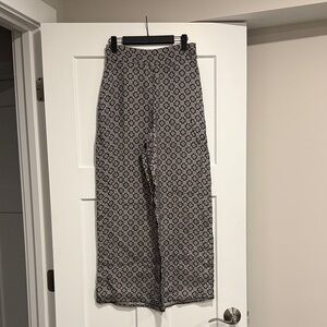 ZARA Woman Black & Cream Medallion Pattern Top